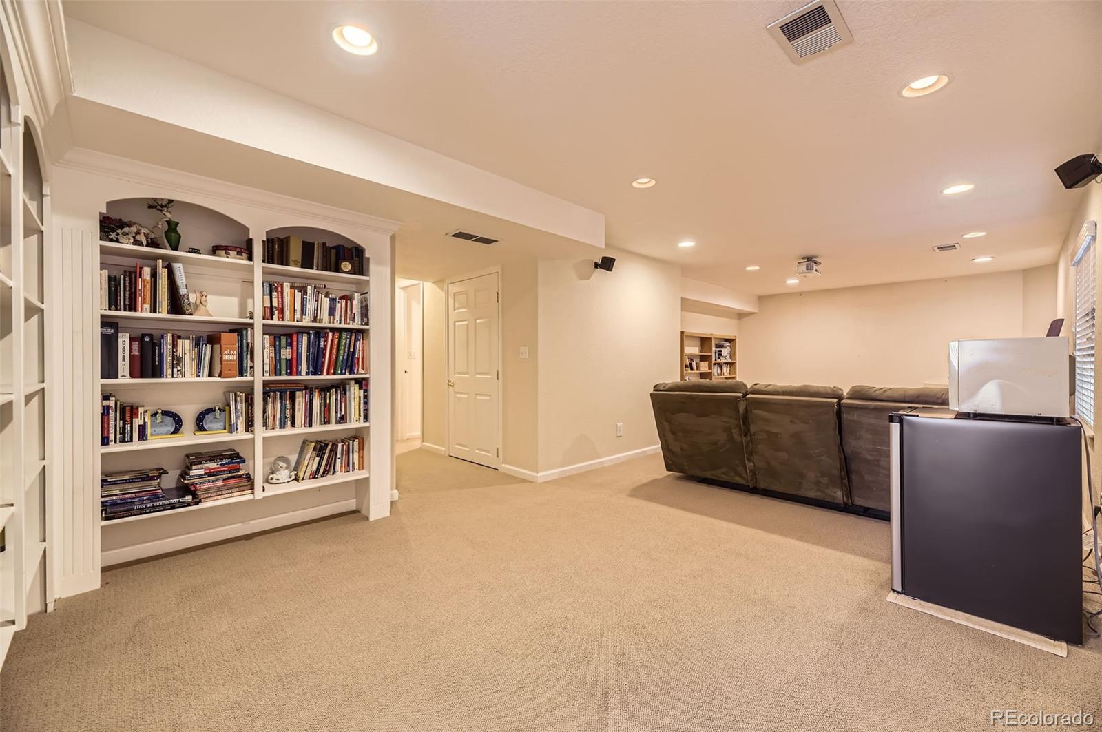 2420 S Ellis Court