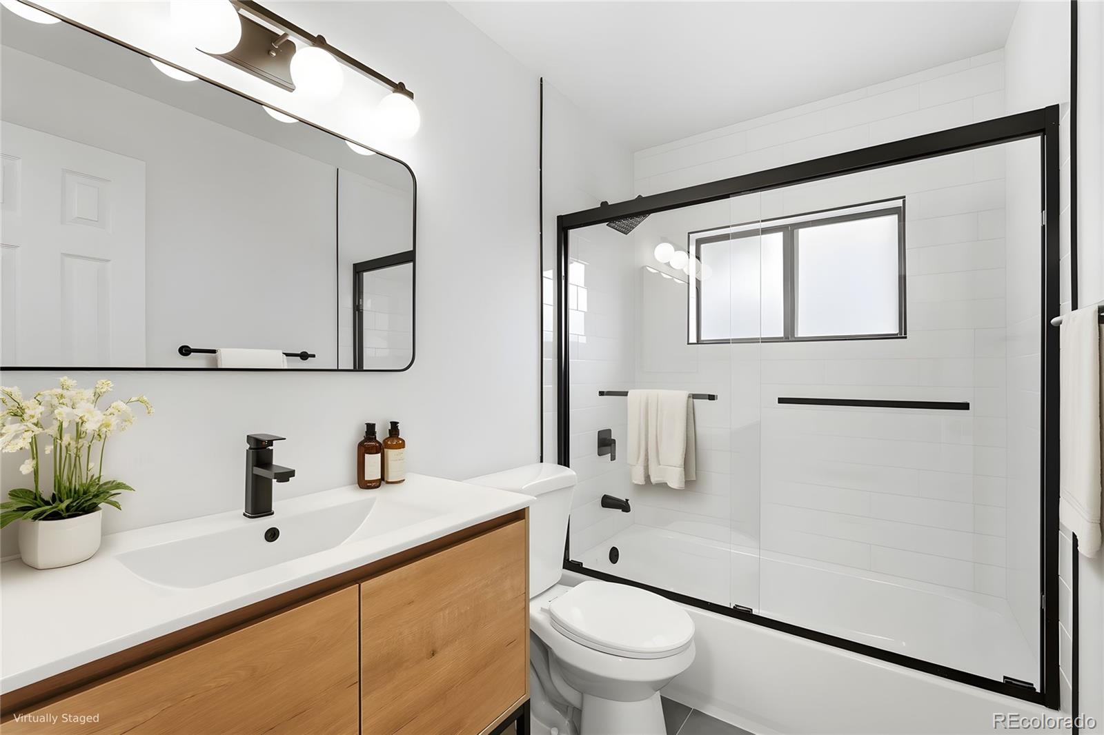 1239 Dearborn Street