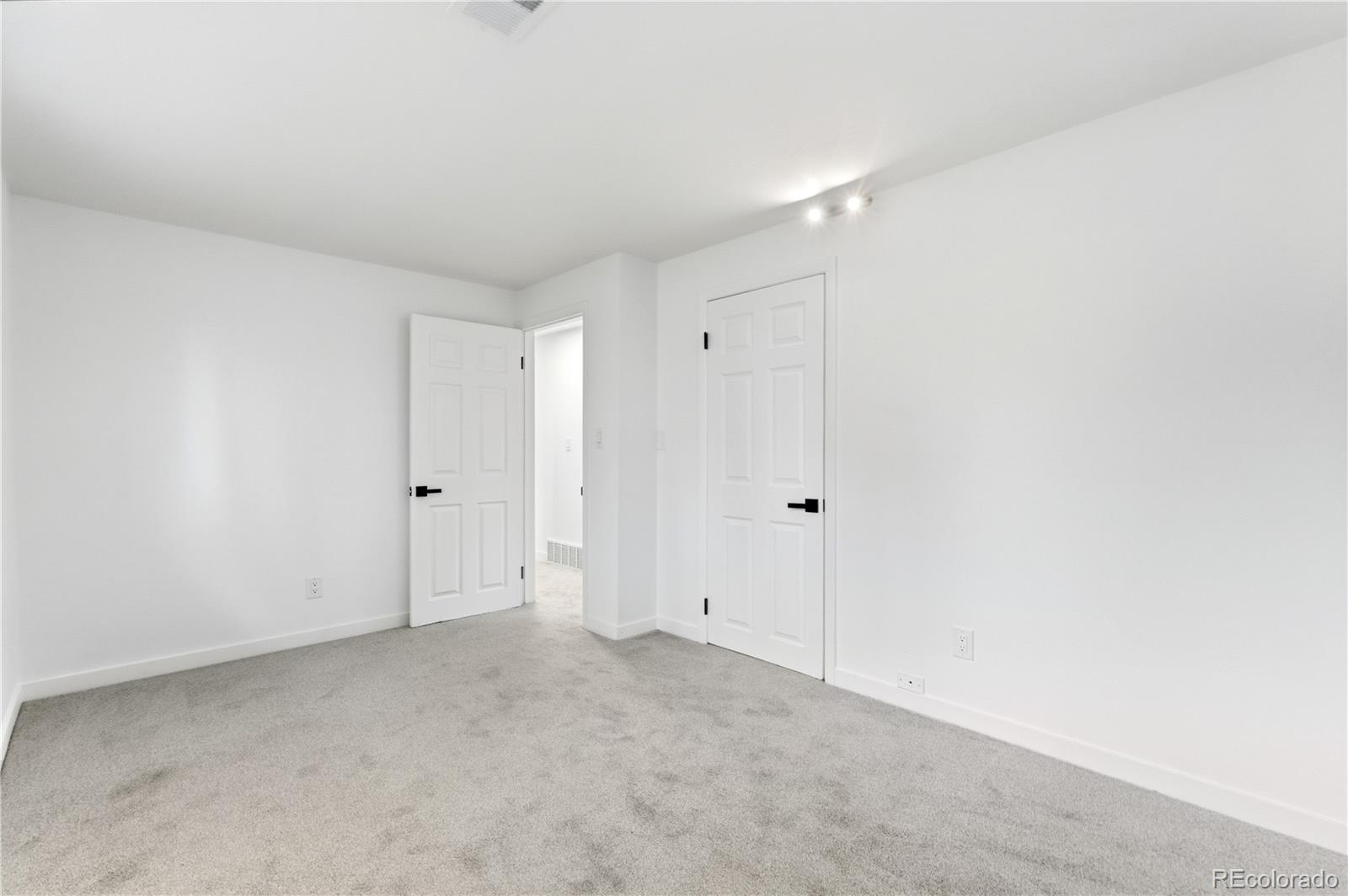 1239 Dearborn Street