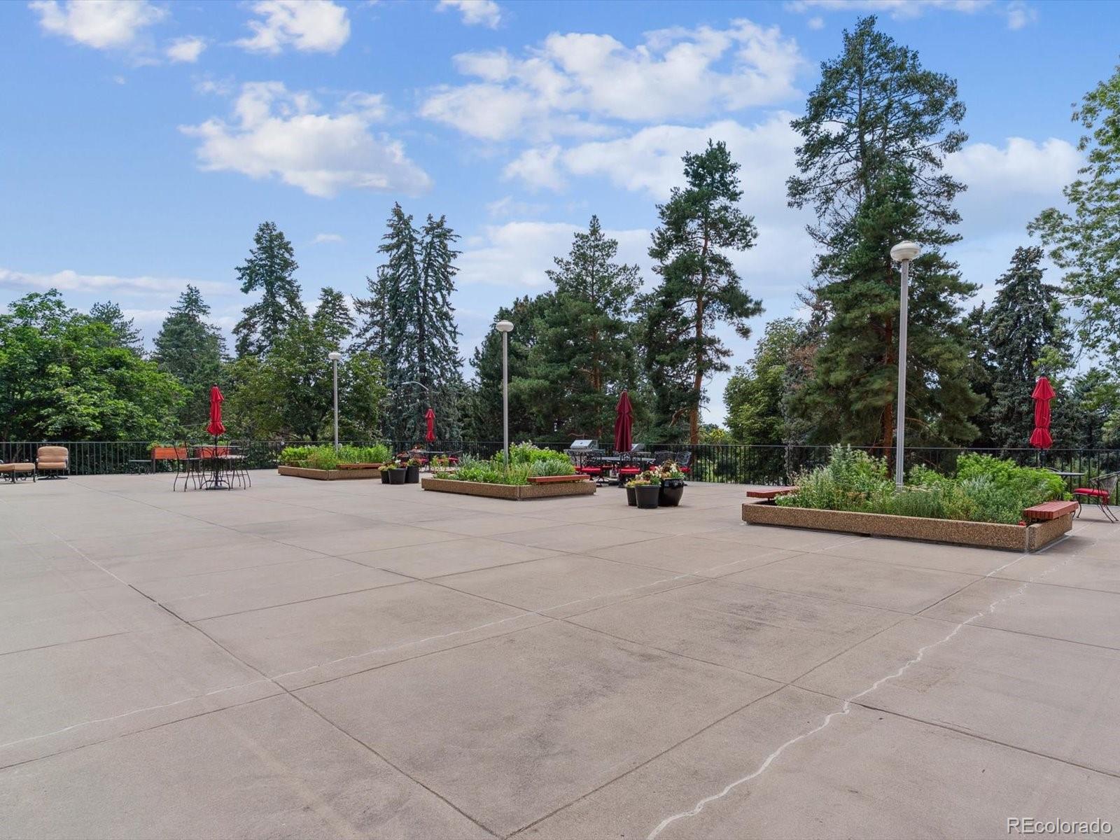 1111 Race Street Unit: 3A