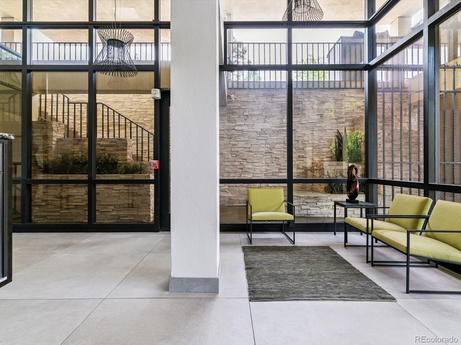 1111 Race Street Unit: 3A