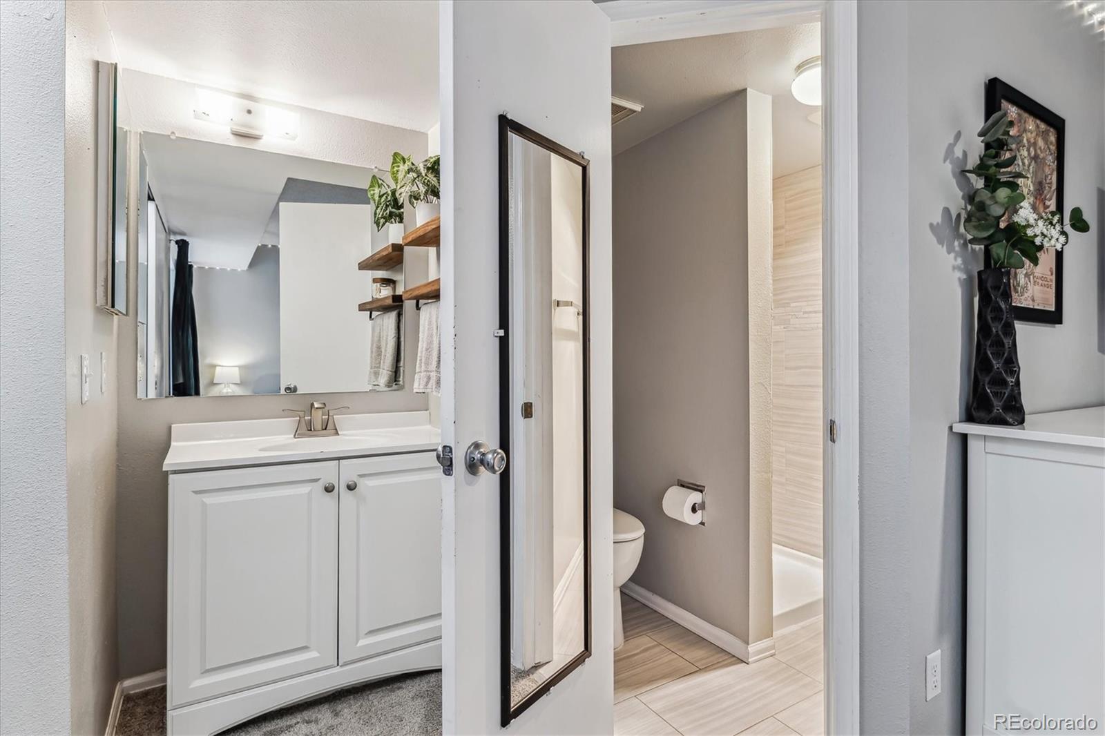 4206 S Eldridge Street Unit: 207