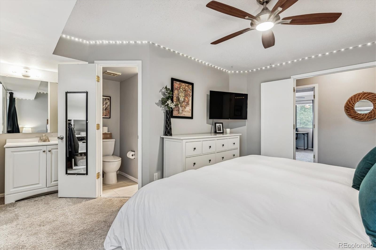 4206 S Eldridge Street Unit: 207