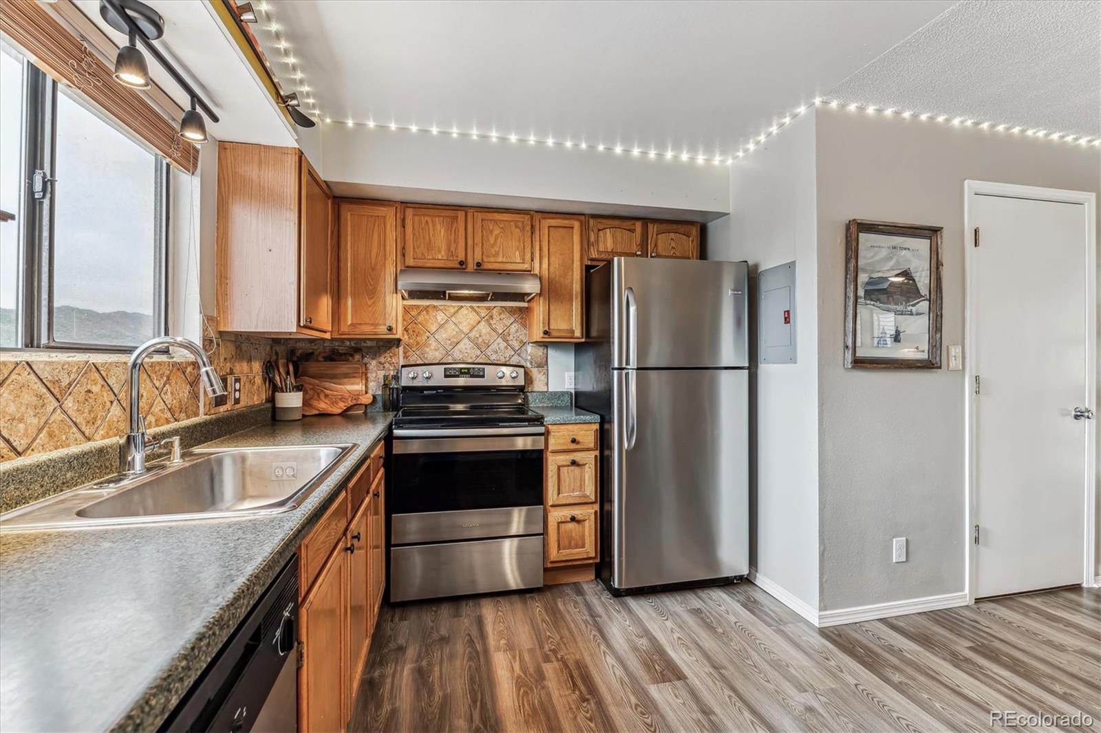 4206 S Eldridge Street Unit: 207