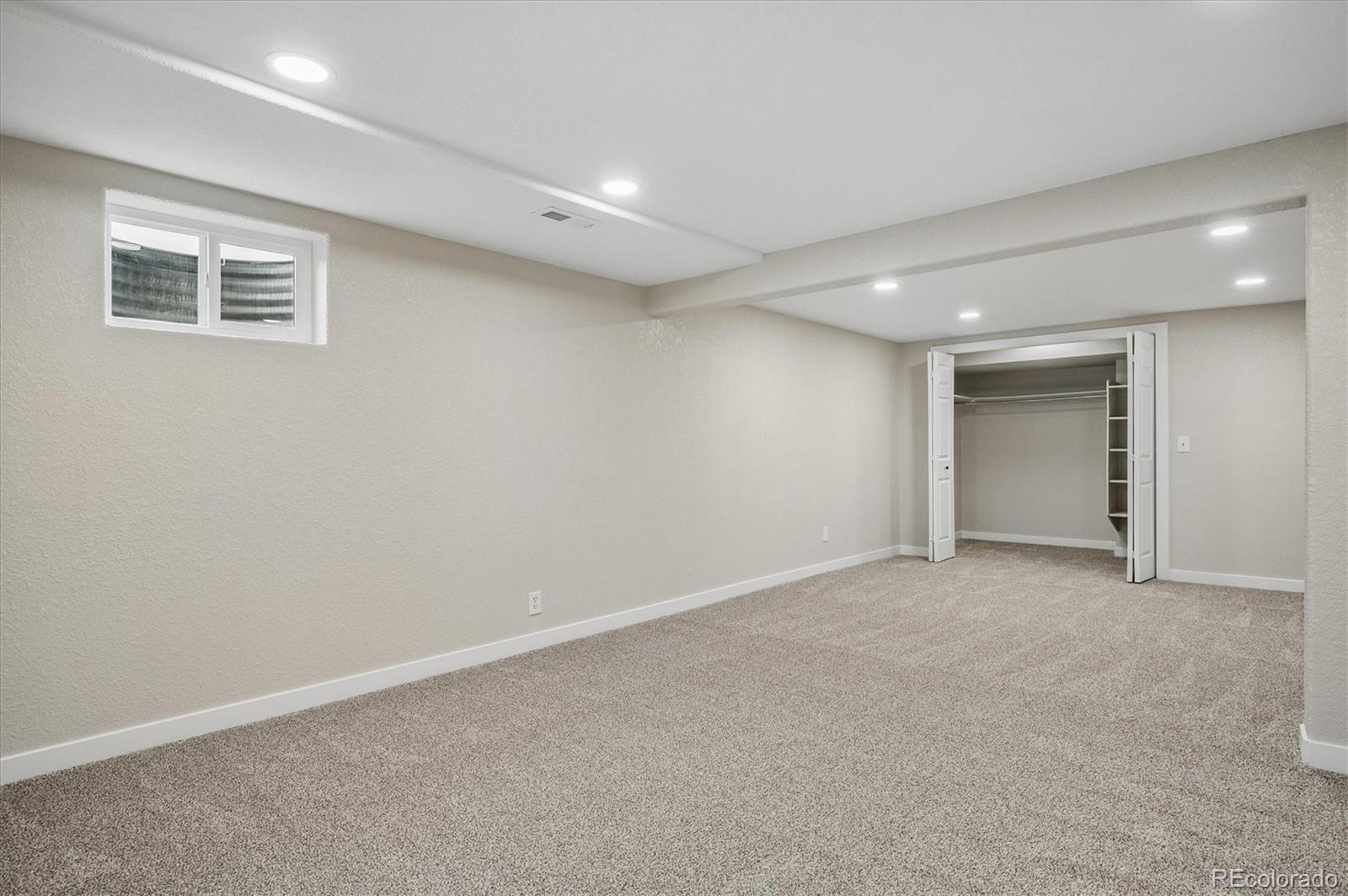 10138 W Roxbury Avenue