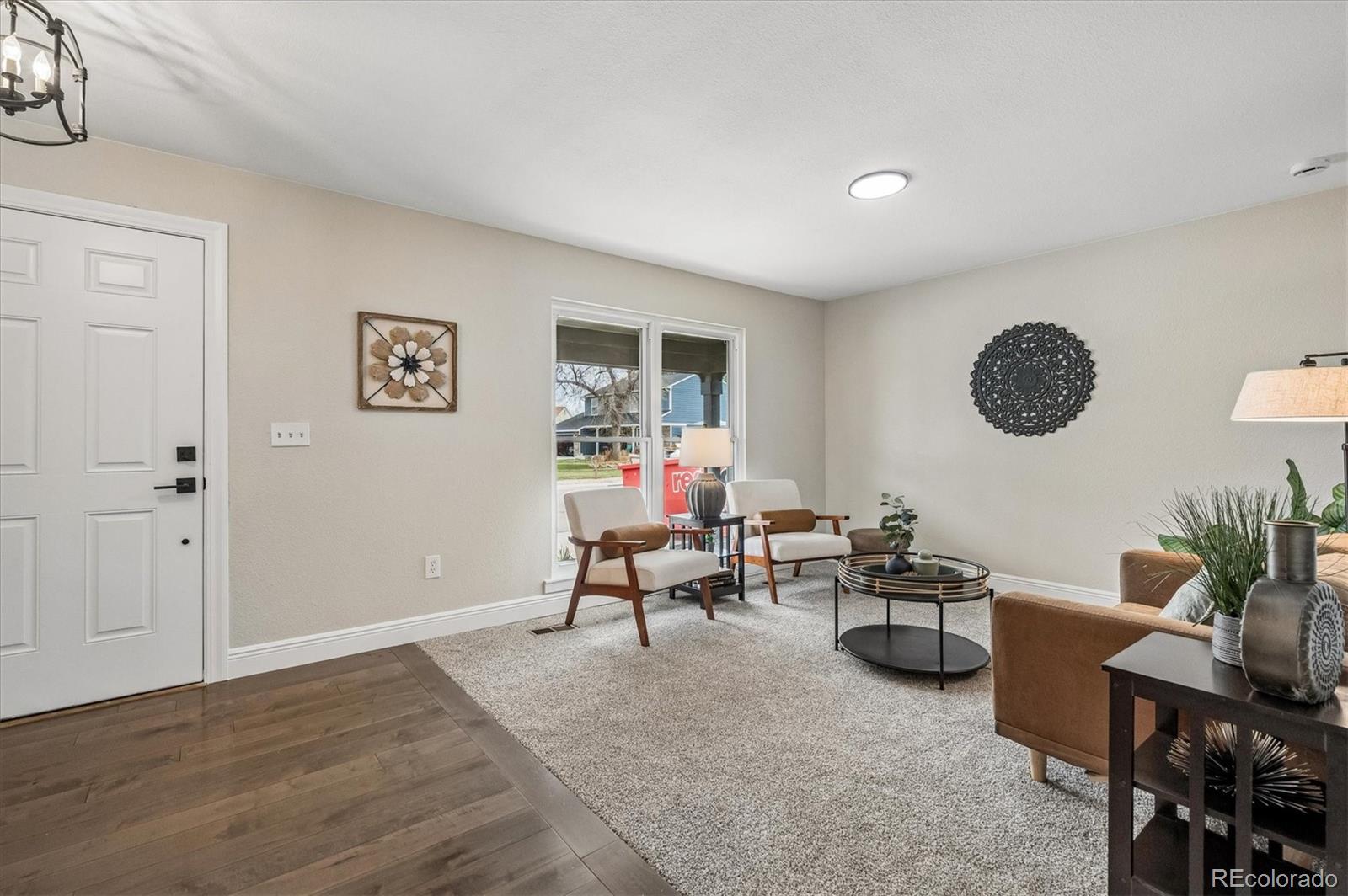 10138 W Roxbury Avenue