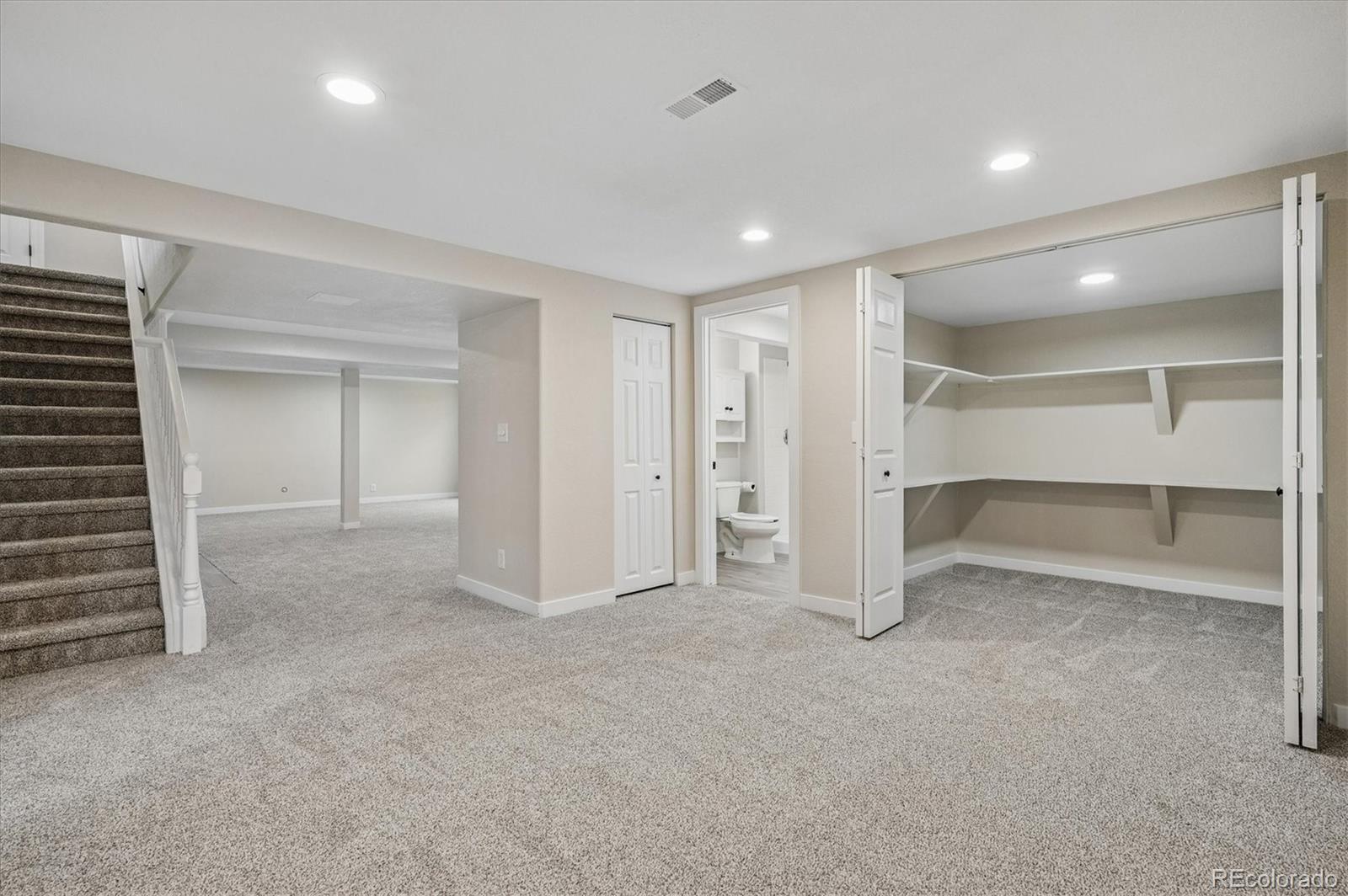 10138 W Roxbury Avenue