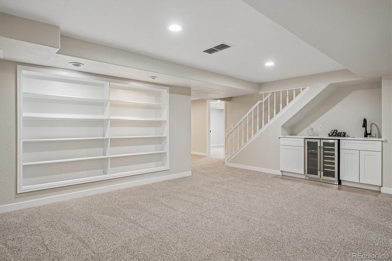 10138 W Roxbury Avenue