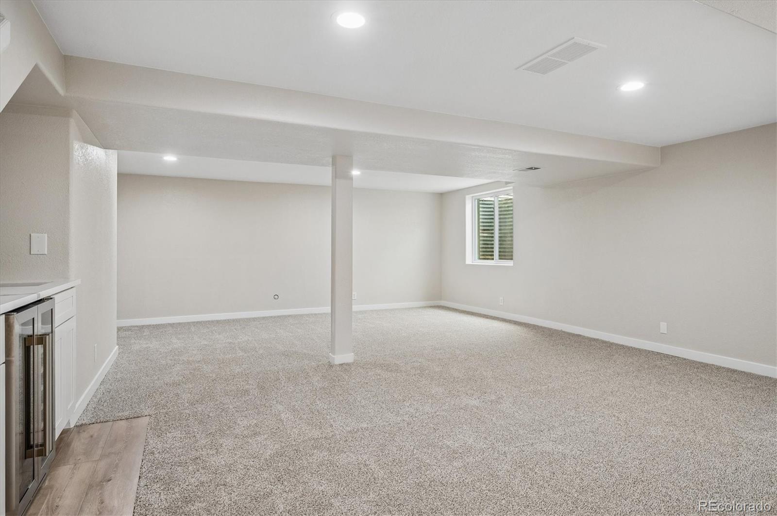 10138 W Roxbury Avenue