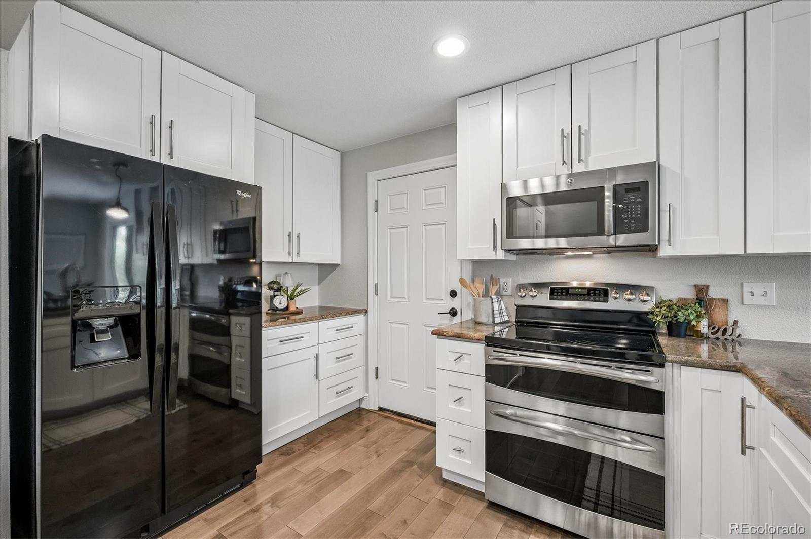 10138 W Roxbury Avenue