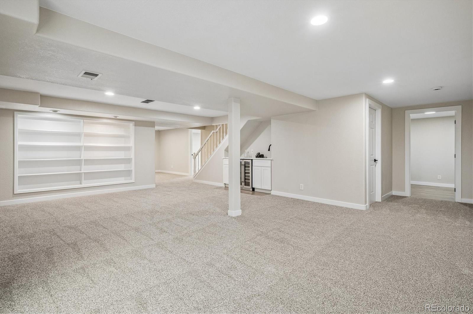 10138 W Roxbury Avenue