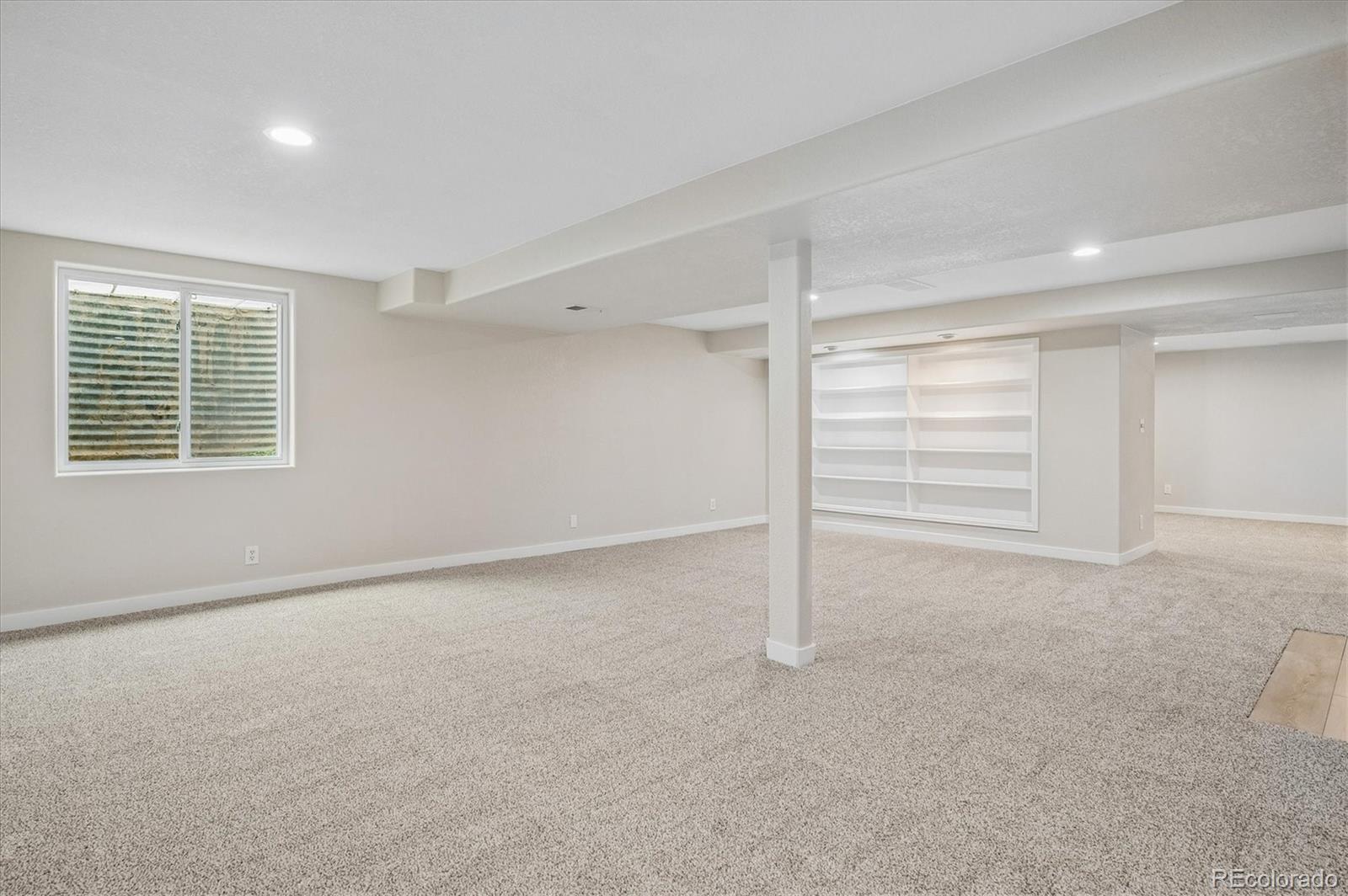 10138 W Roxbury Avenue