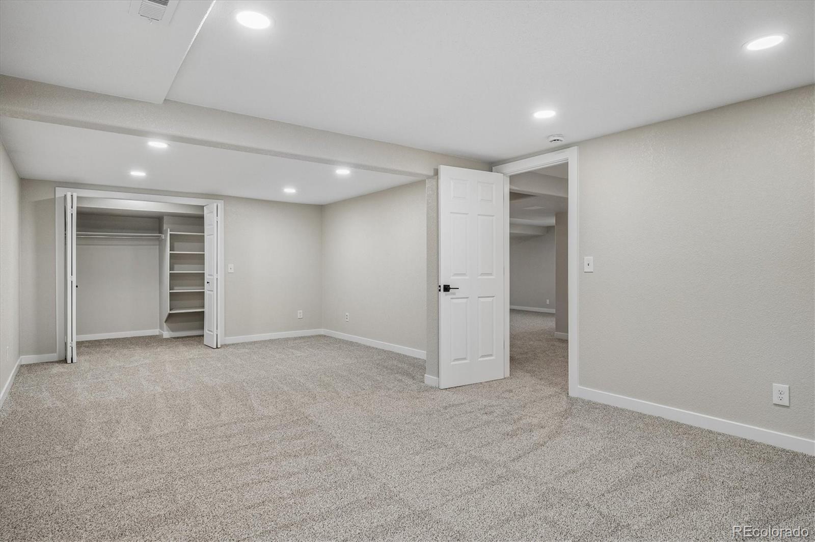 10138 W Roxbury Avenue