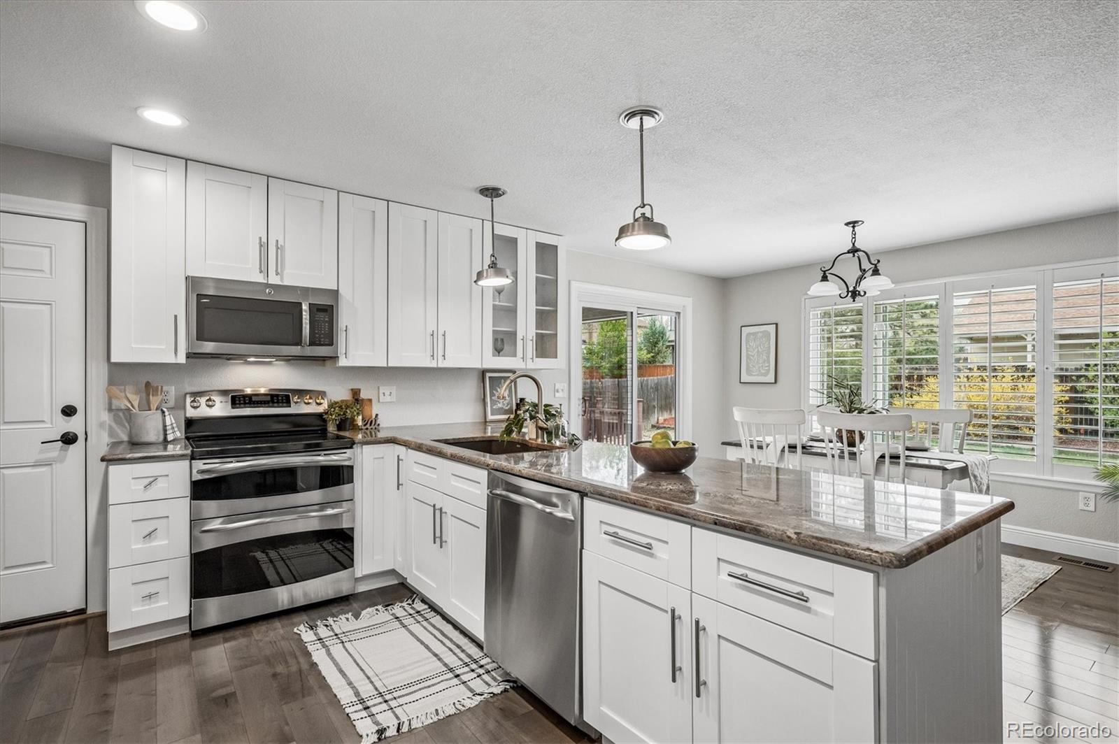 10138 W Roxbury Avenue