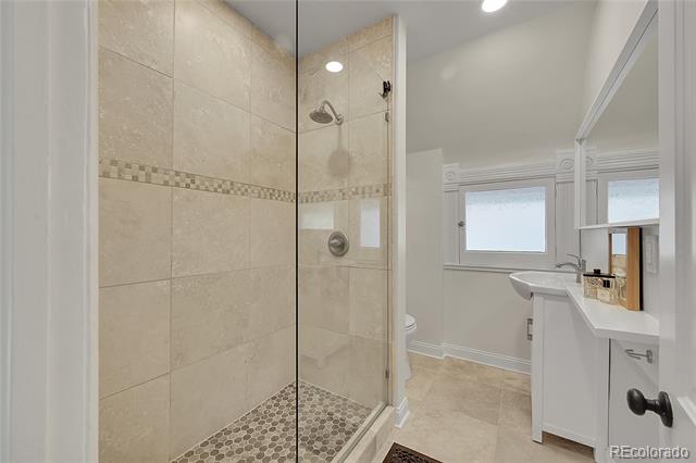 169 W Byers Place