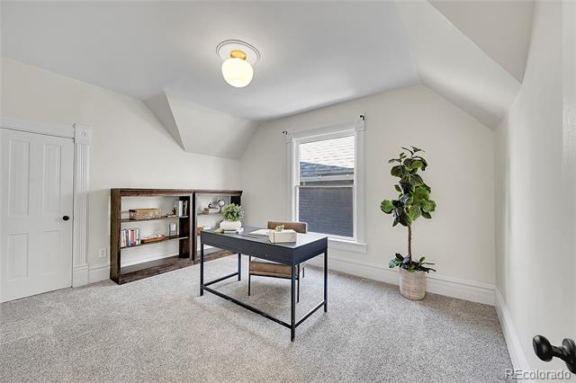 169 W Byers Place