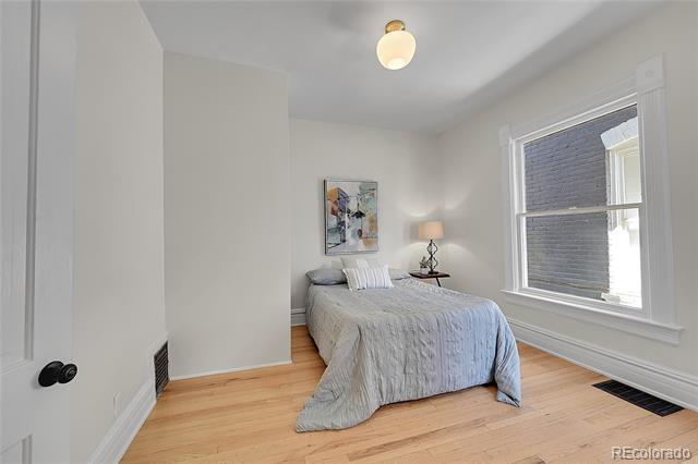 169 W Byers Place
