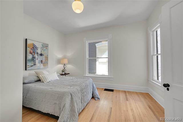 169 W Byers Place
