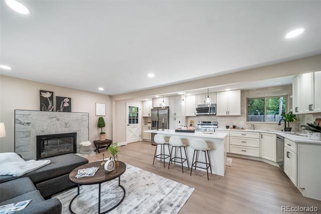 10070 W 9th Drive