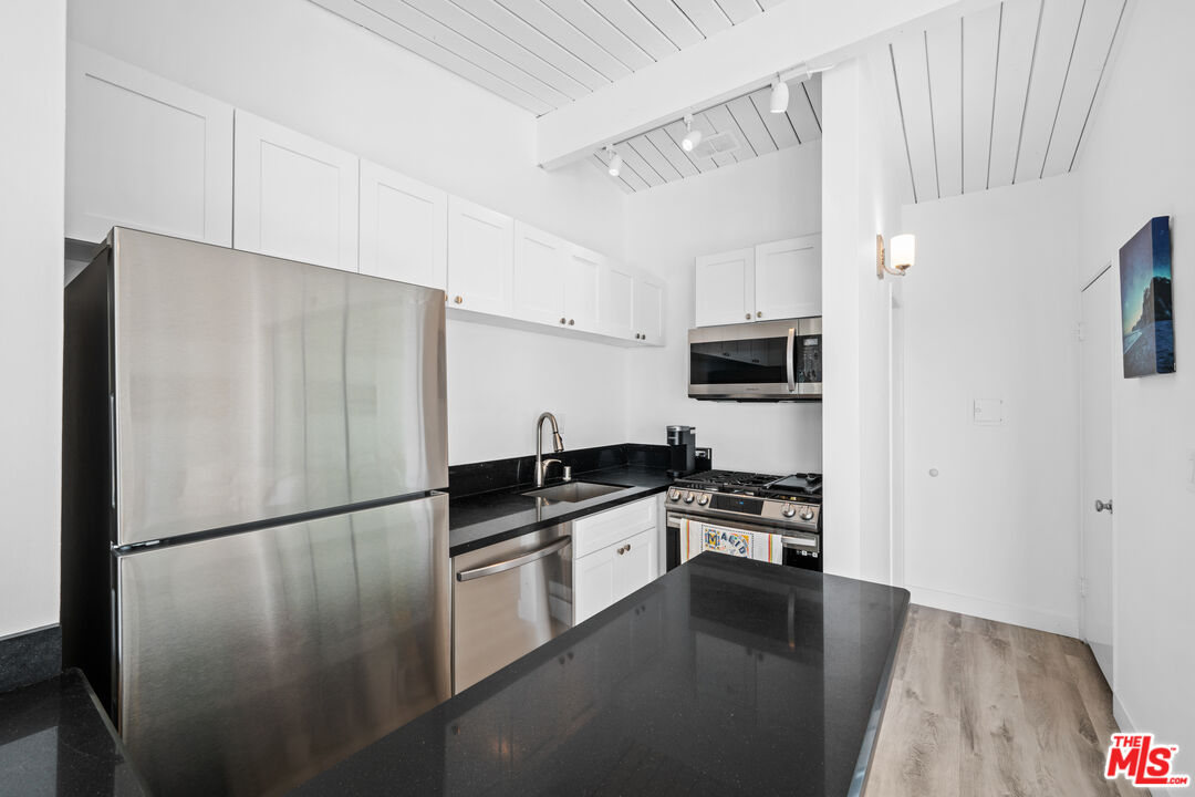 25154 Malibu Rd Unit: 4