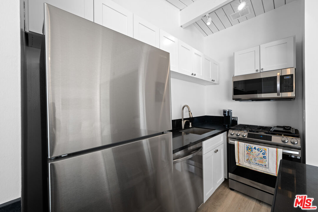 25154 Malibu Rd Unit: 4