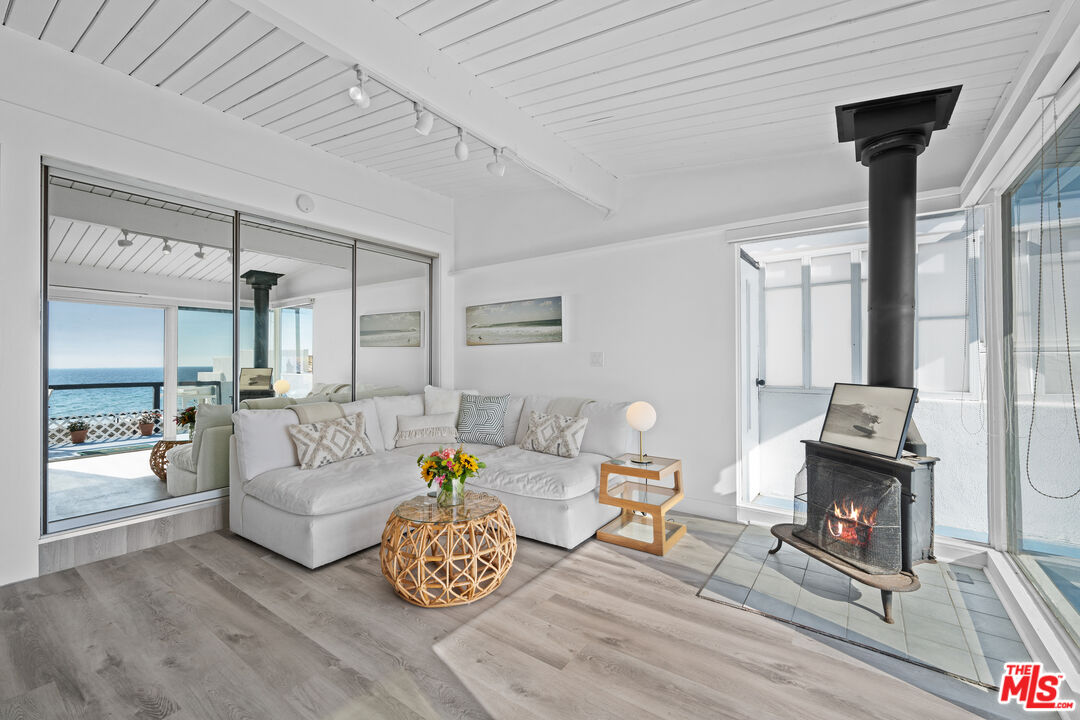 25154 Malibu Rd Unit: 4