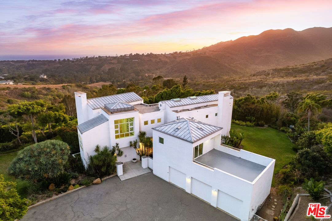 6081 Cavalleri Rd Malibu CA