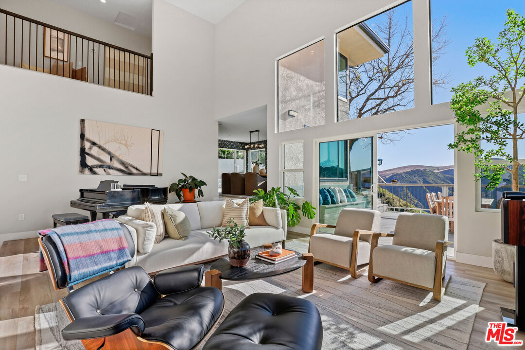 53 Saddlebow Rd