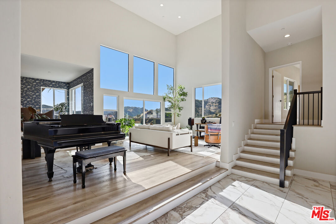 53 Saddlebow Rd