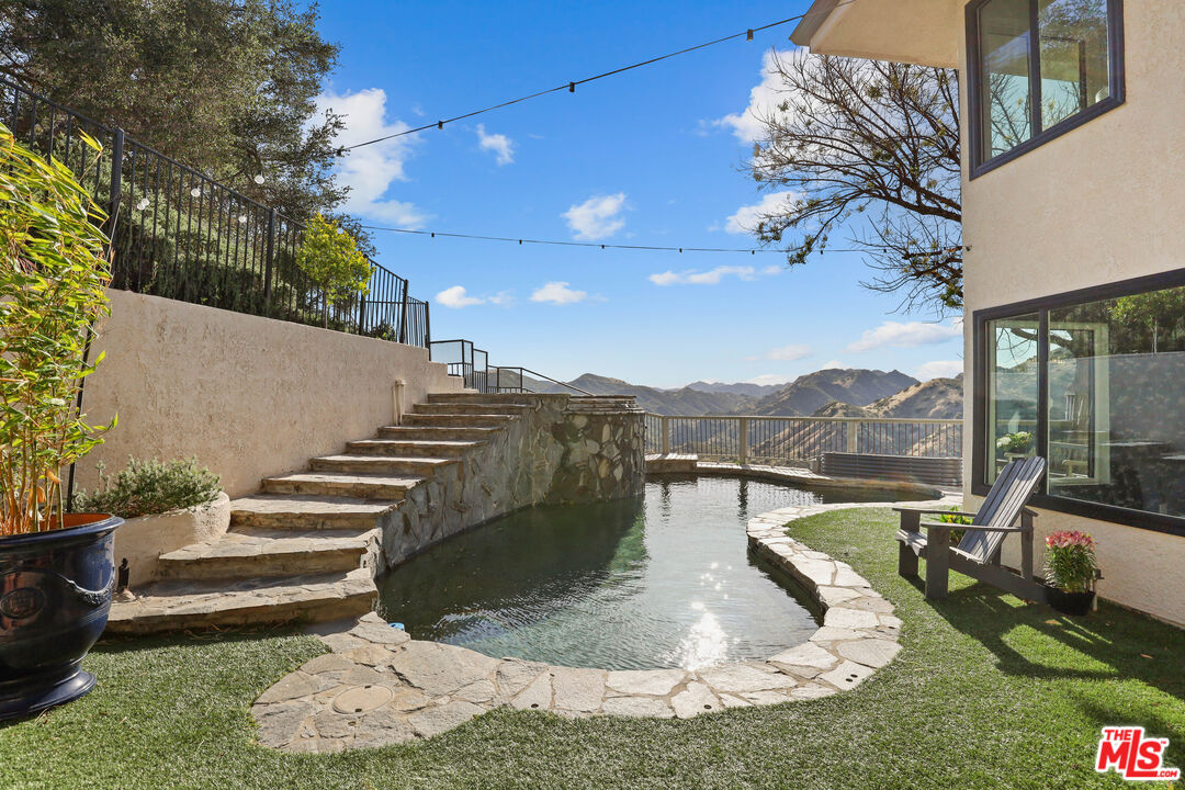 53 Saddlebow Rd