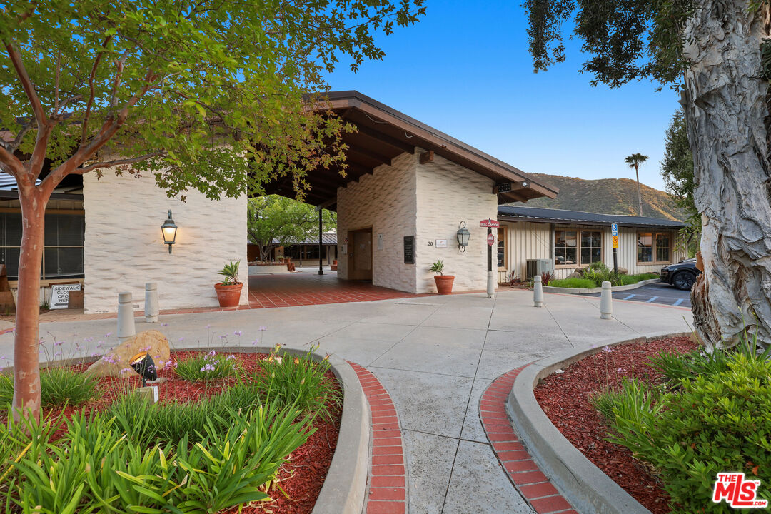 53 Saddlebow Rd