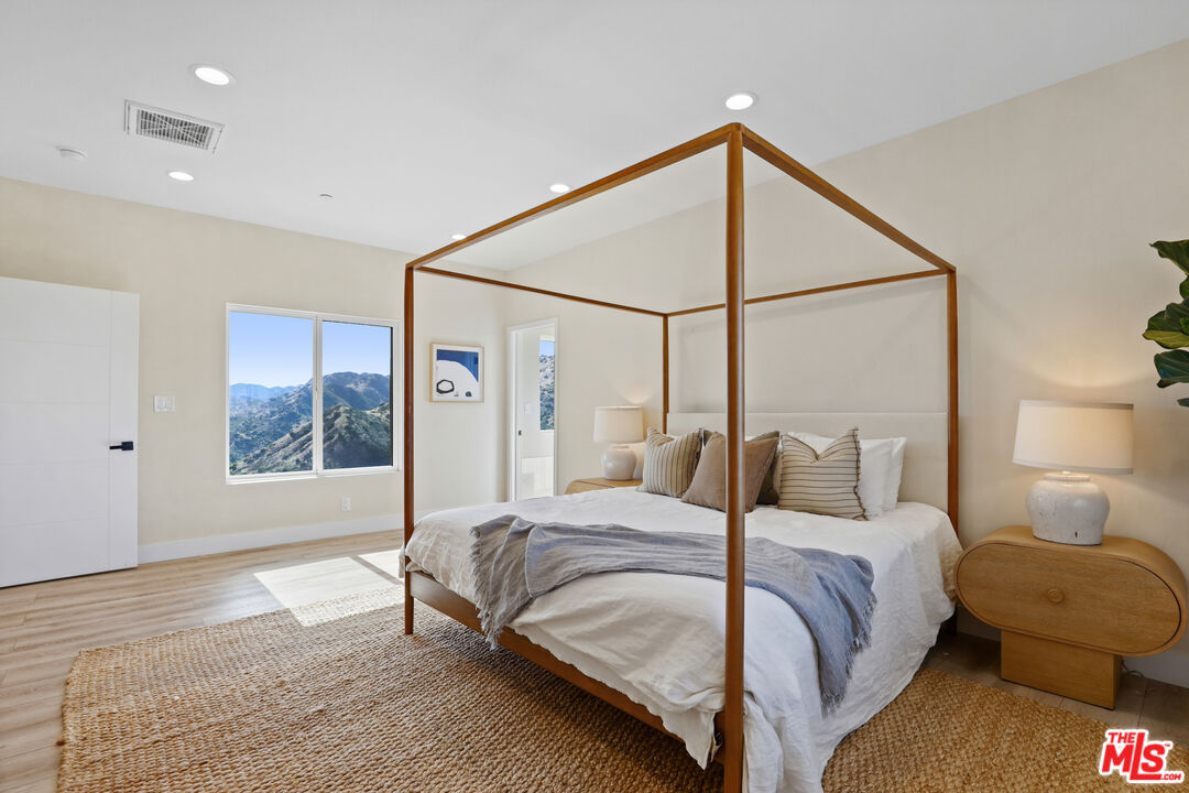 53 Saddlebow Rd