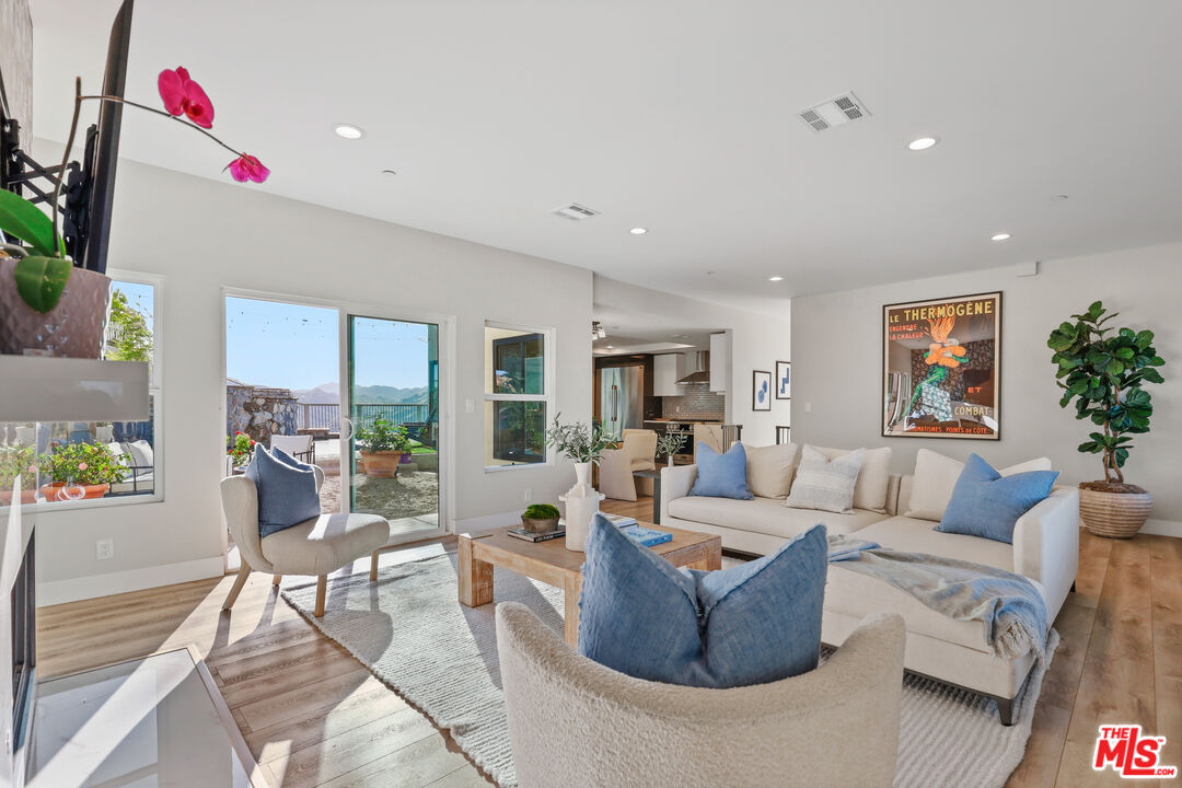 53 Saddlebow Rd