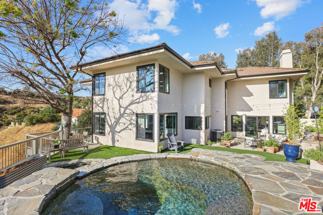 53 Saddlebow Rd