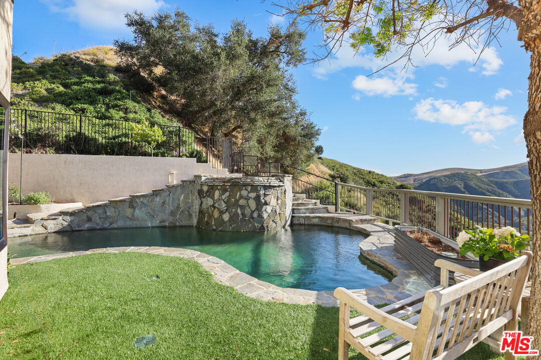 53 Saddlebow Rd