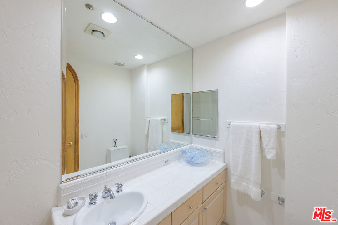 23620 Malibu Colony Rd