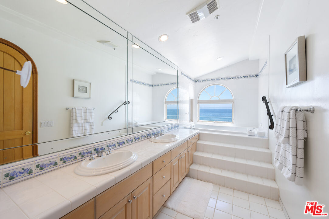 23620 Malibu Colony Rd