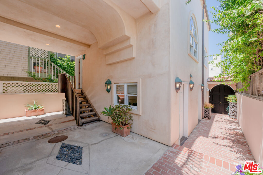 23620 Malibu Colony Rd