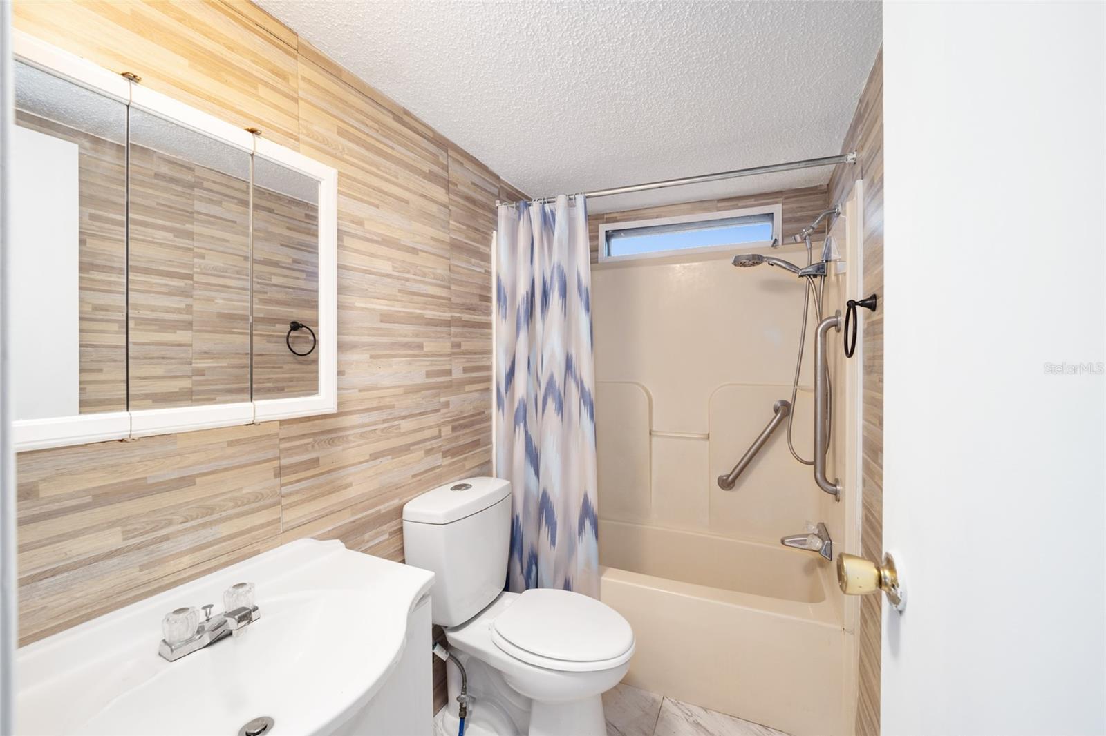 1222 NW 44TH ST
