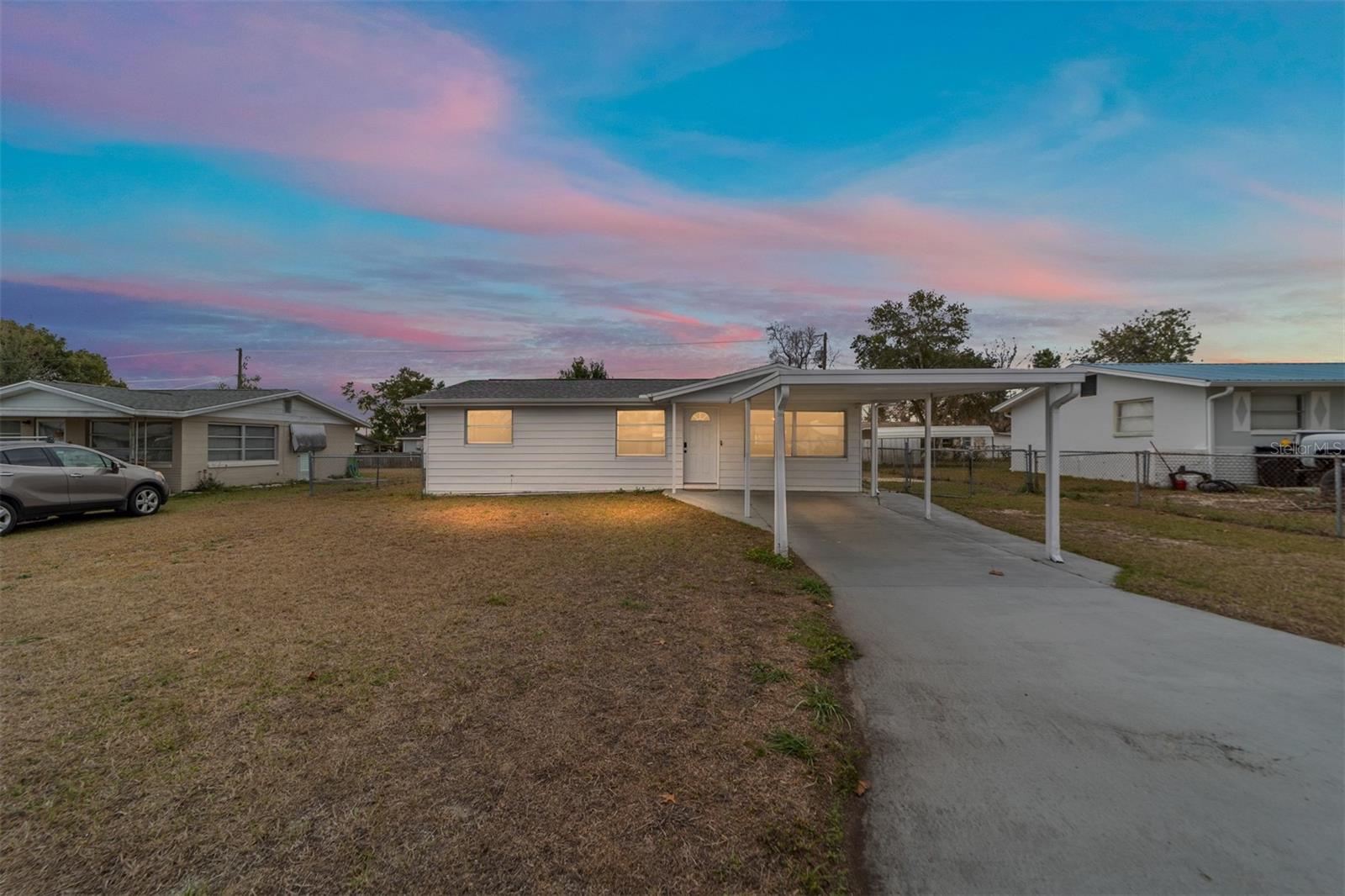 4 OAK KNOLL ST