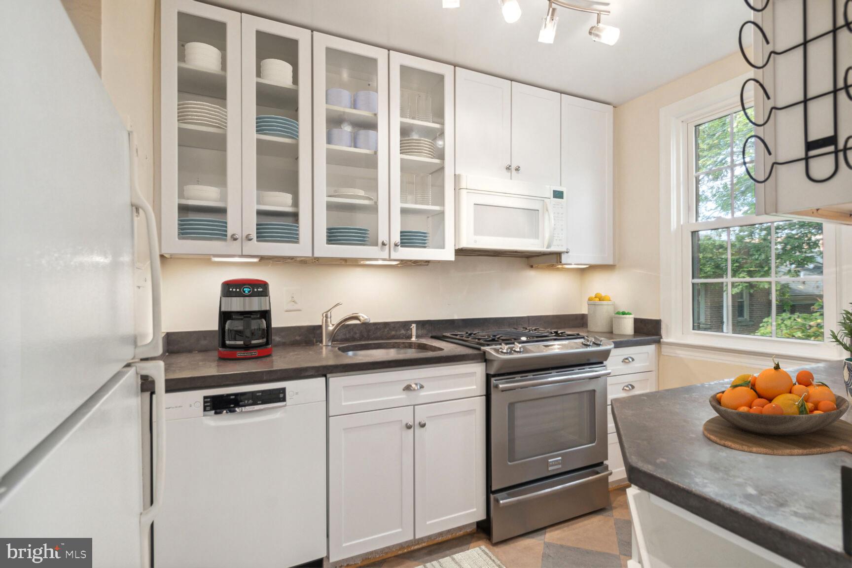 2715 ORDWAY STREET NW Unit: 6
