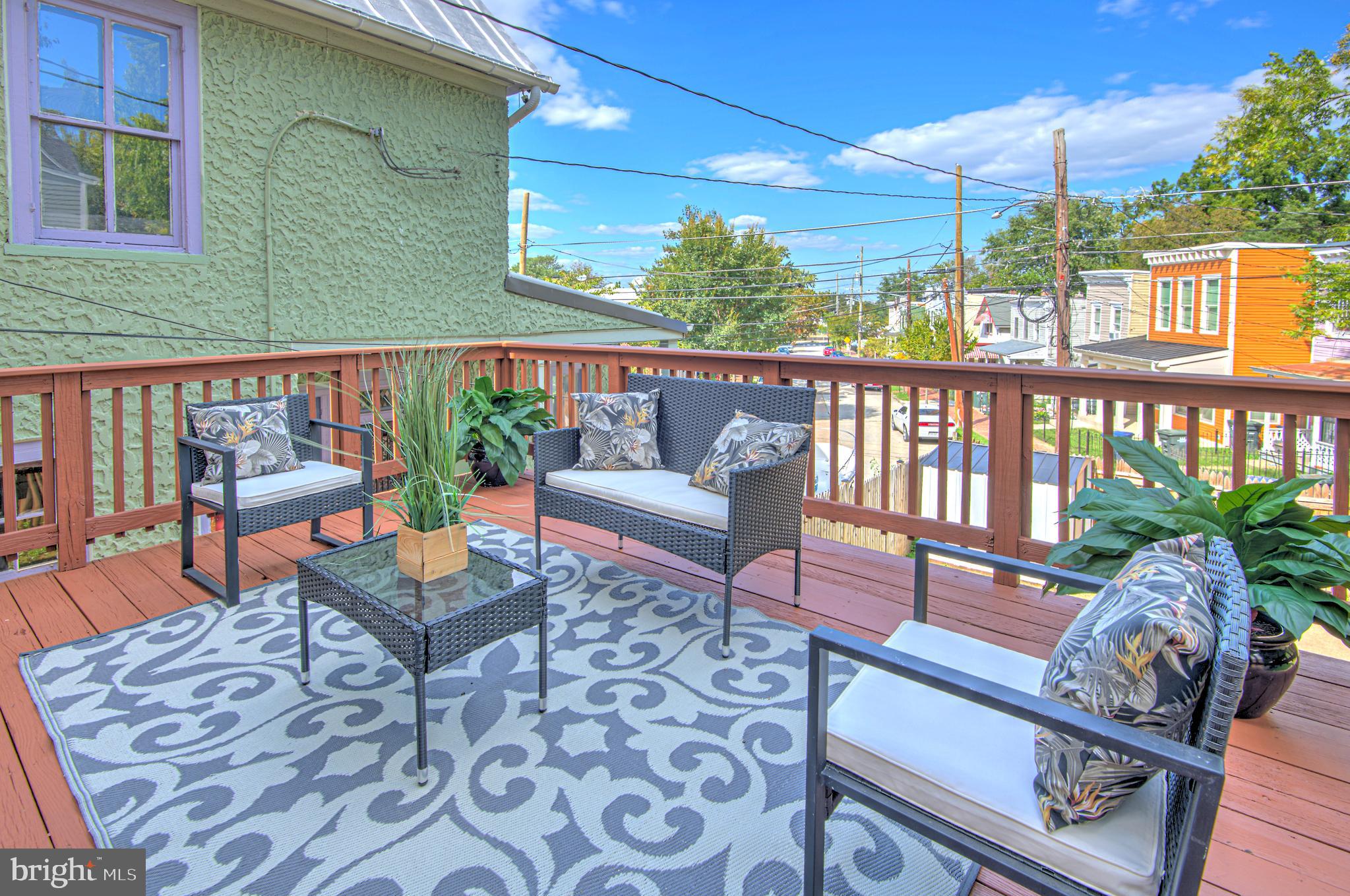 1344 VALLEY PLACE SE