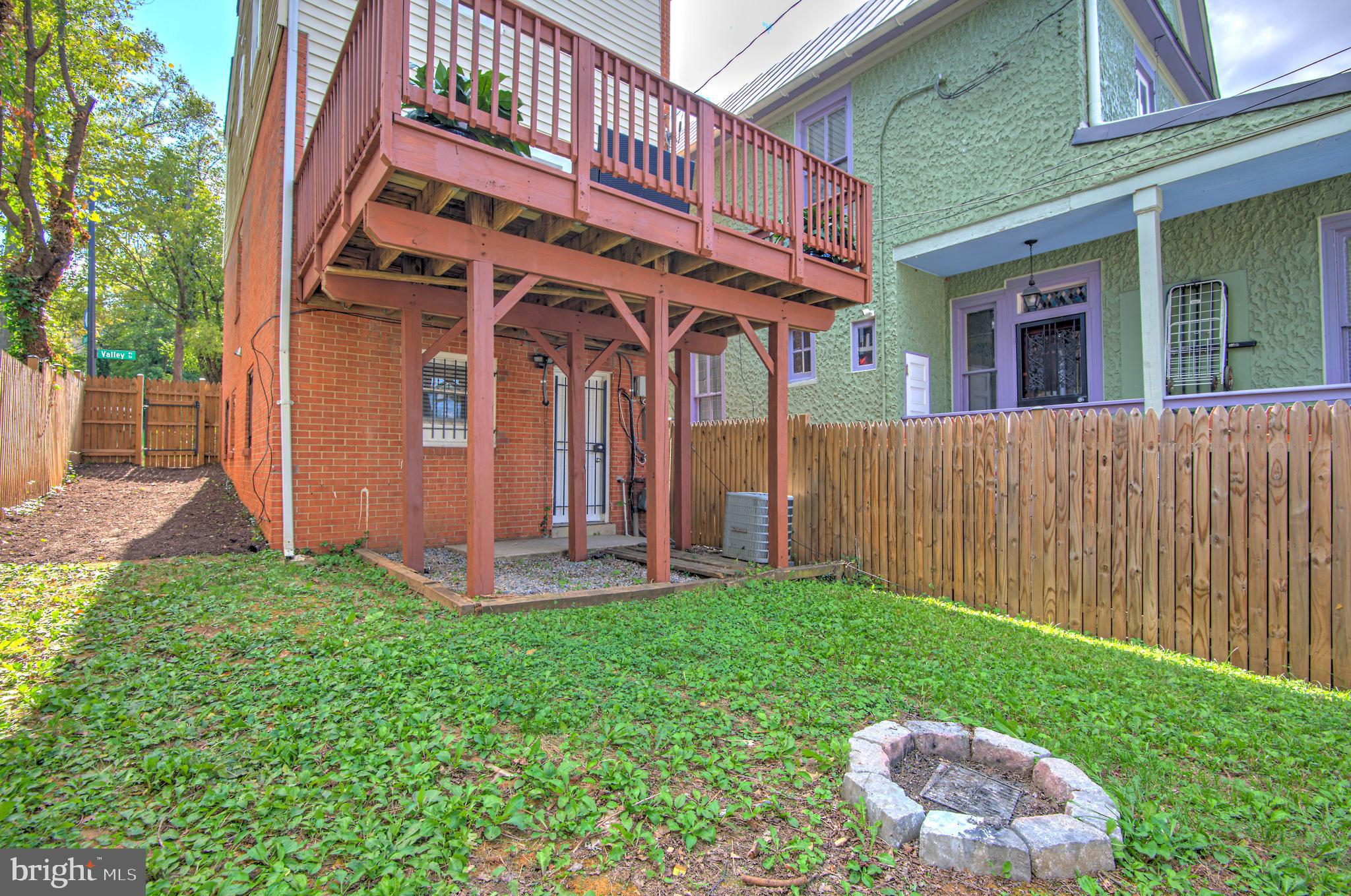 1344 VALLEY PLACE SE