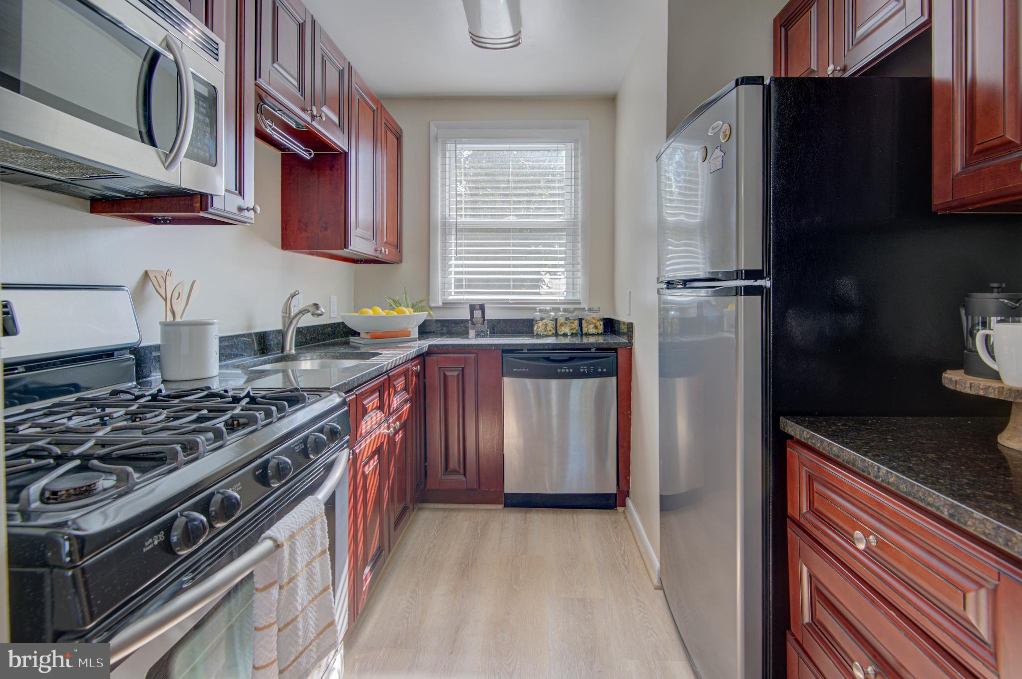 1344 VALLEY PLACE SE