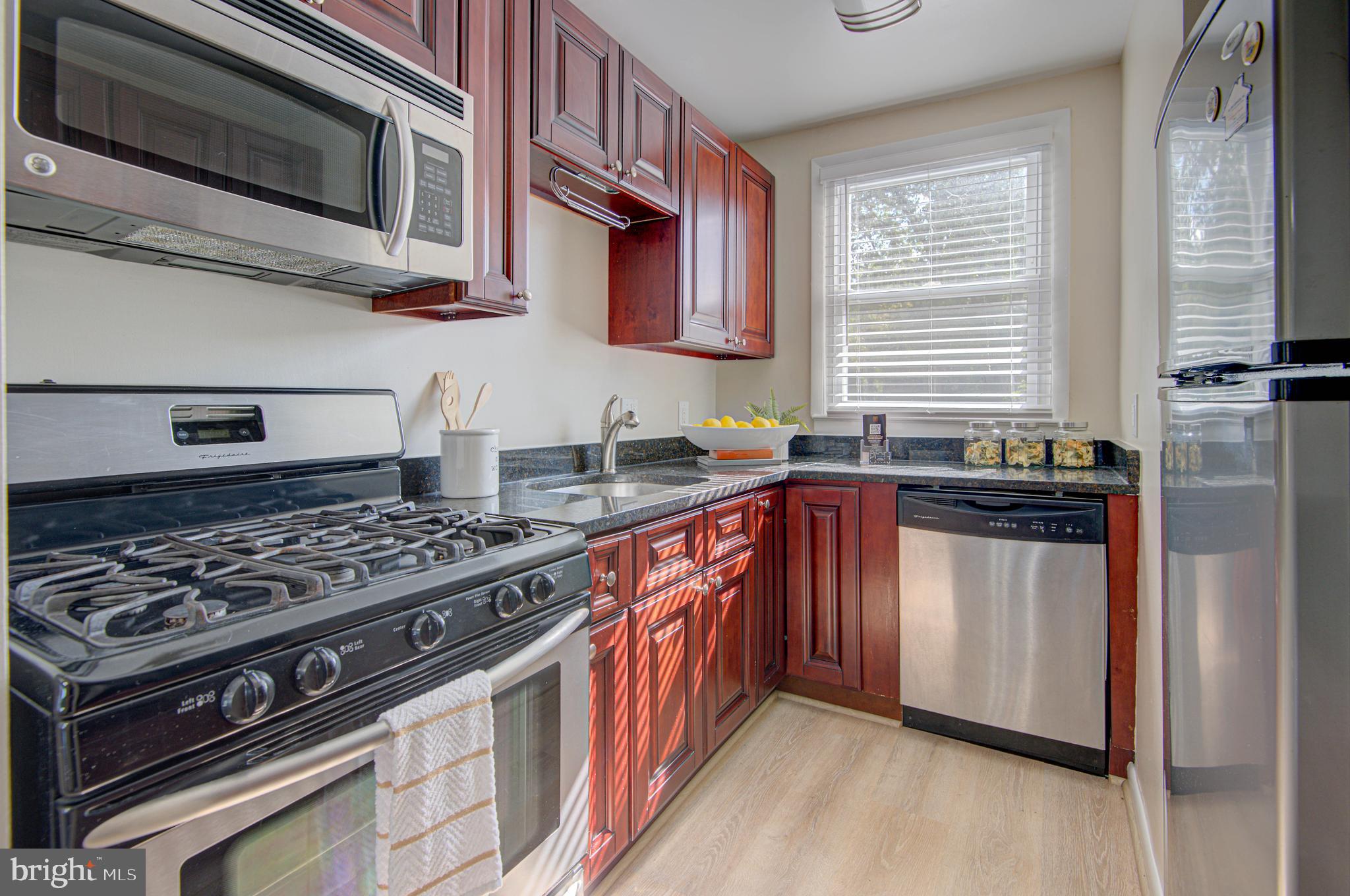 1344 VALLEY PLACE SE