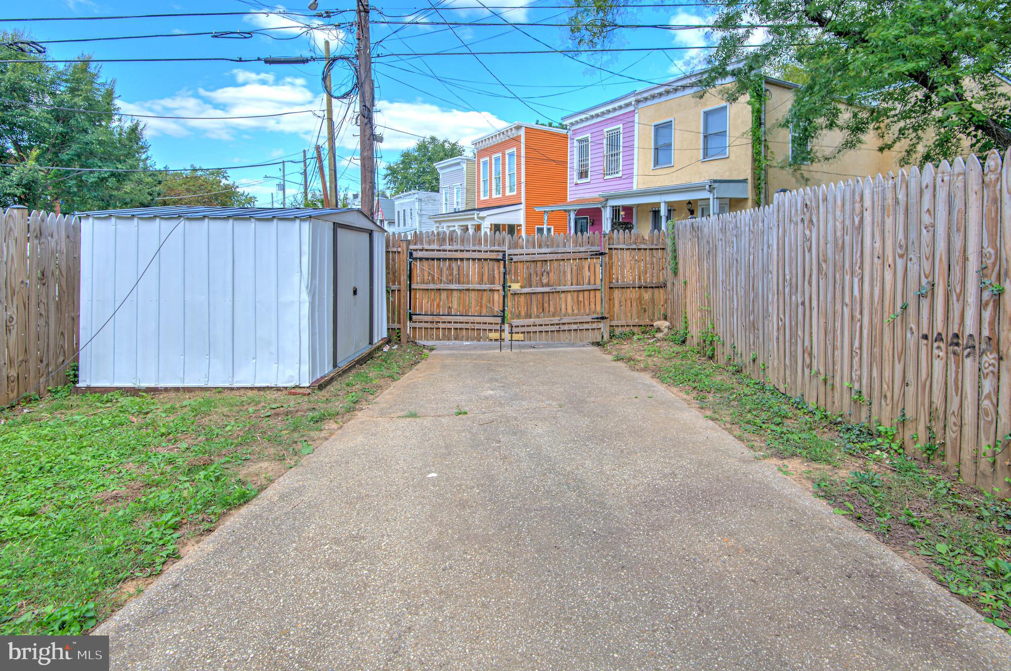 1344 VALLEY PLACE SE