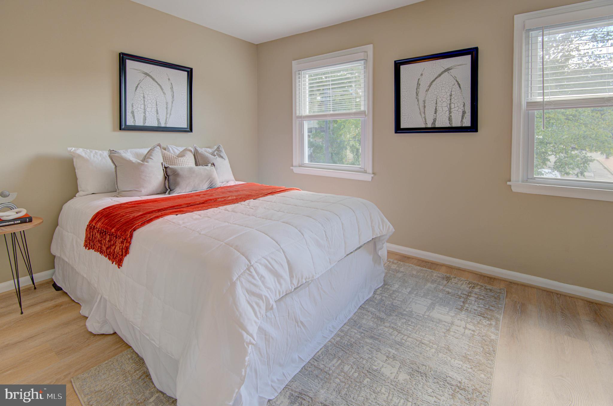 1344 VALLEY PLACE SE