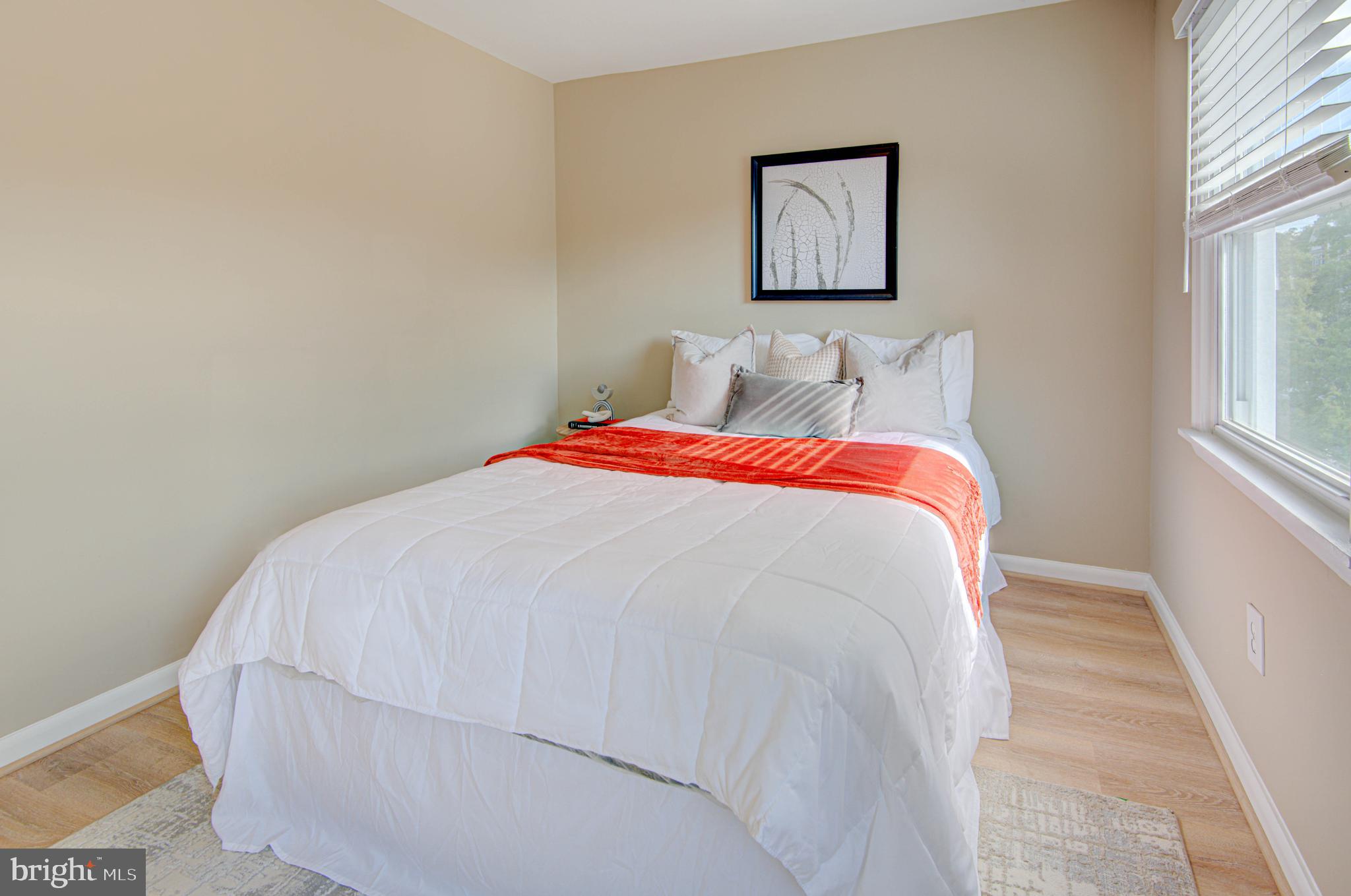 1344 VALLEY PLACE SE