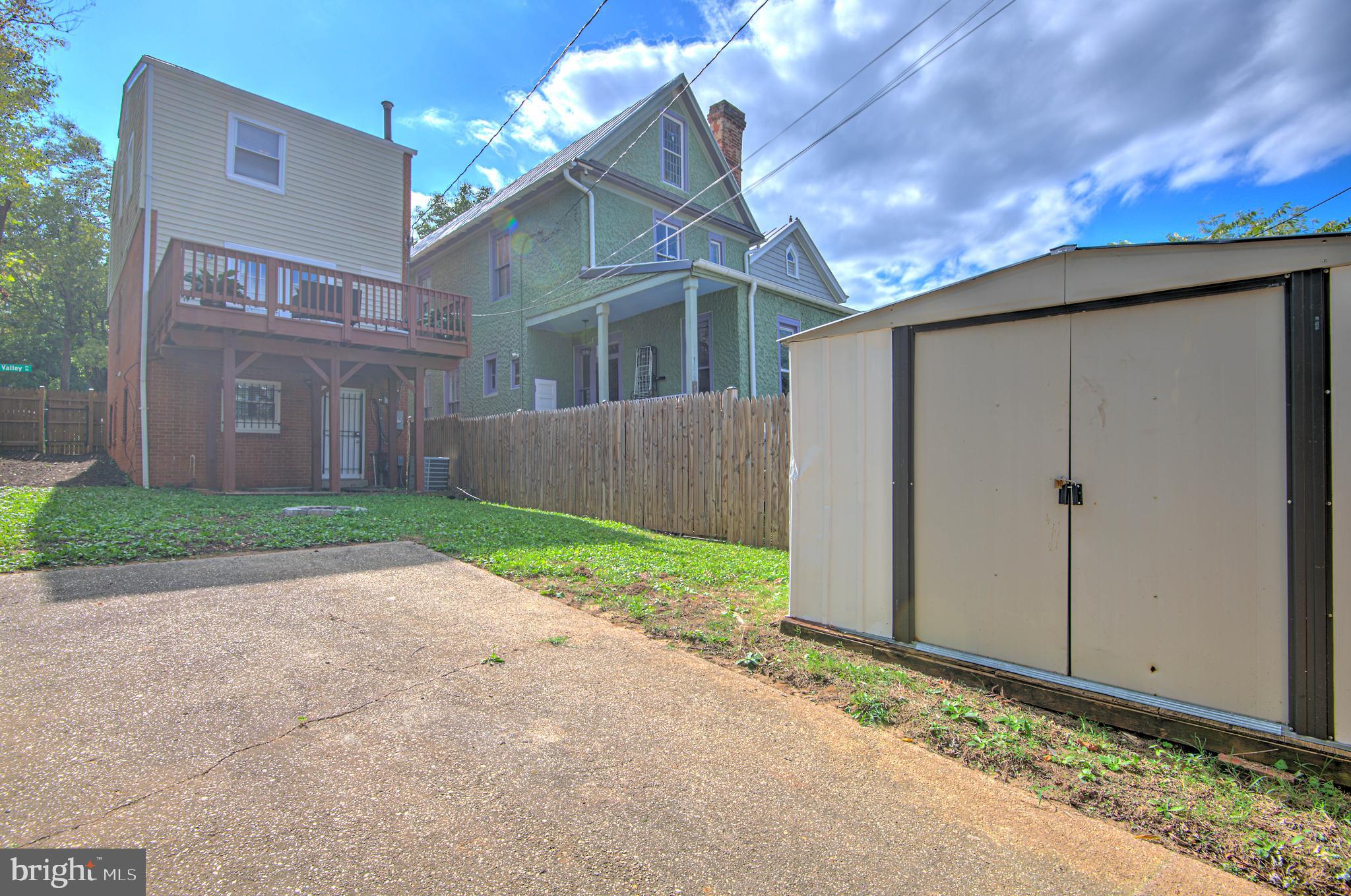 1344 VALLEY PLACE SE