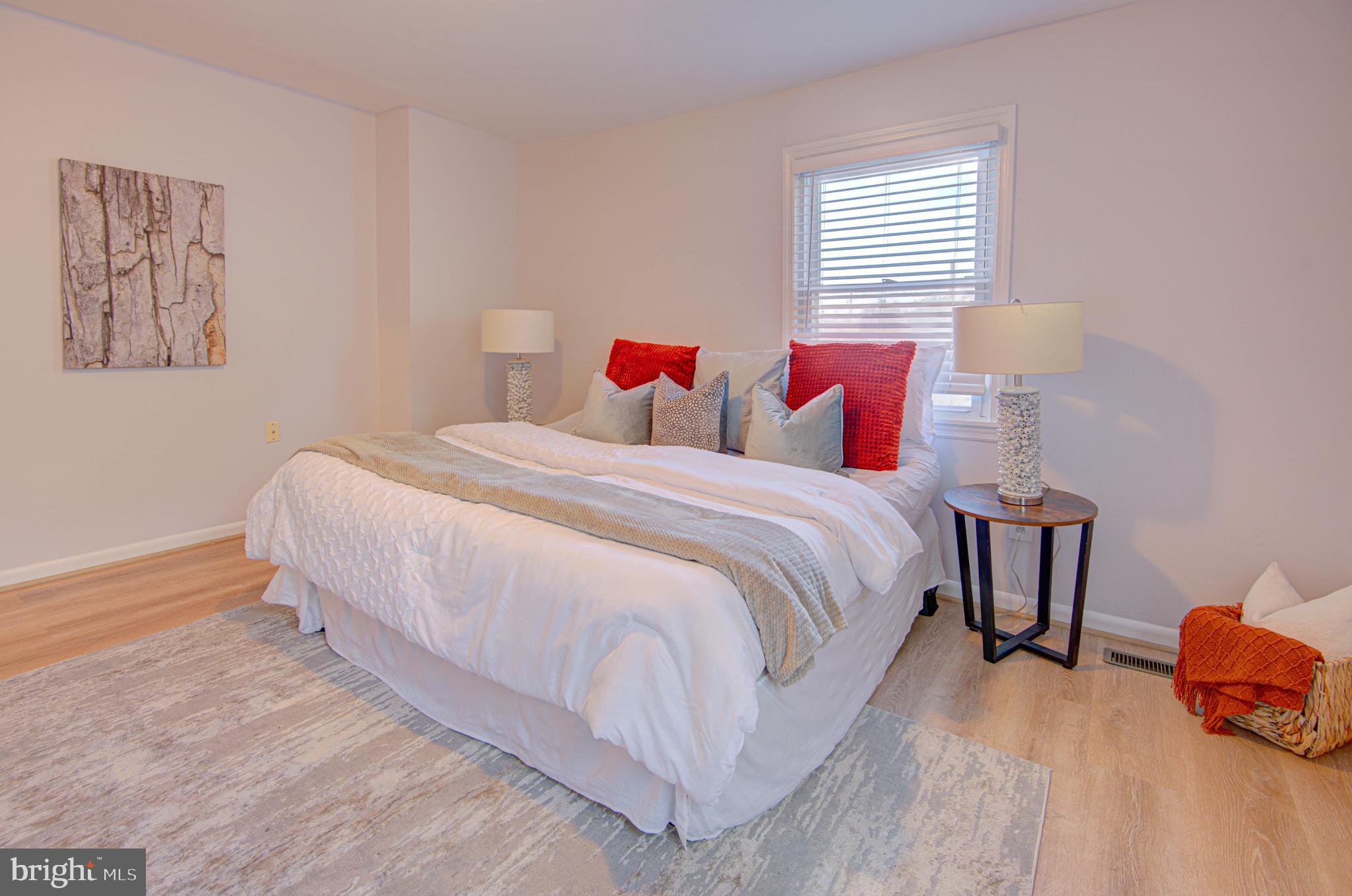 1344 VALLEY PLACE SE